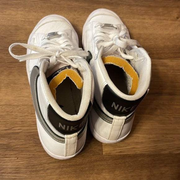 Nike White Shoes, Worn once Before (Crease in front of shoes), Gray Nike Logo - Picture 3 of 7